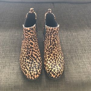 Vince Camuto booties. Real fur. Size 6